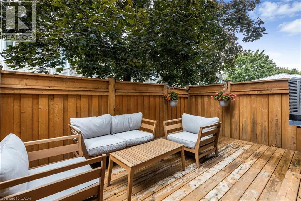 2015 CLEAVER Avenue Unit# 5, #5