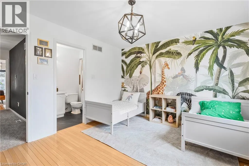 2015 CLEAVER Avenue Unit# 5, #5