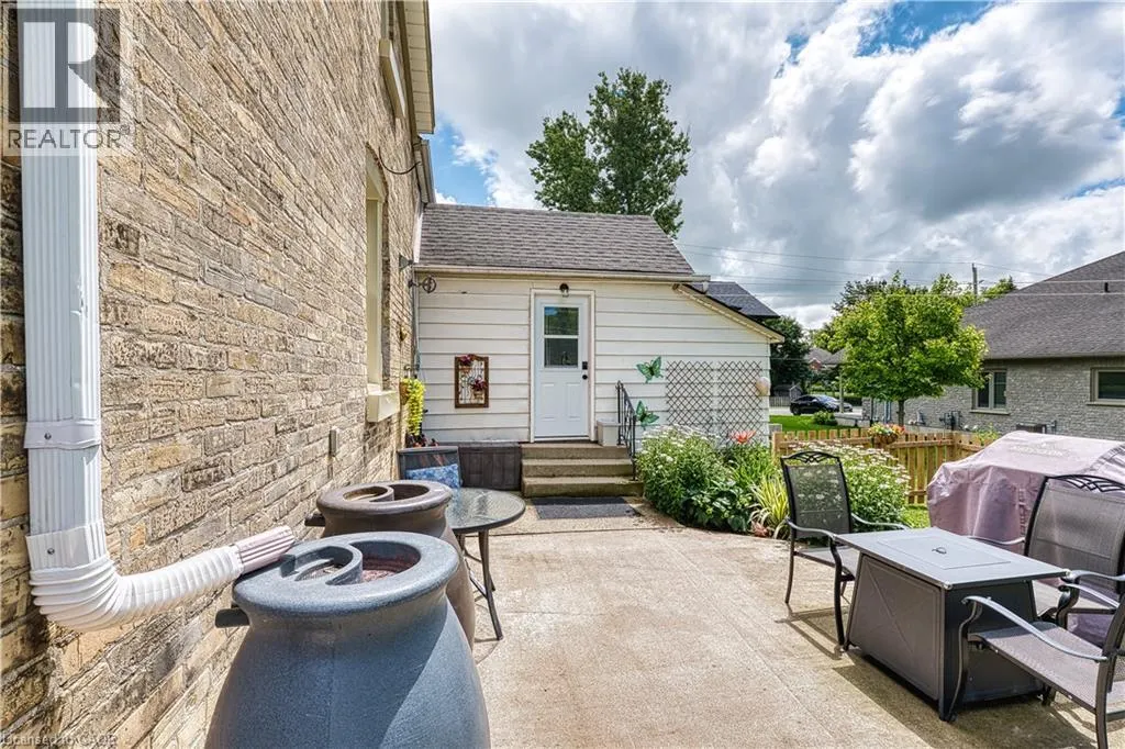520 ELMA Street W