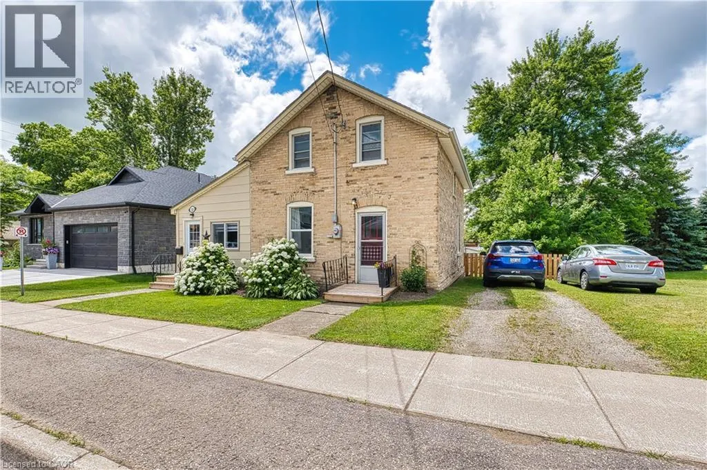 520 ELMA Street W