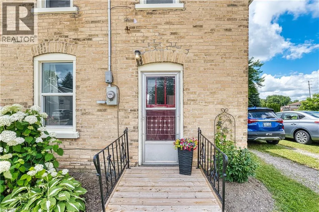 520 ELMA Street W