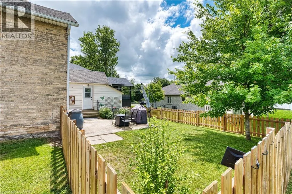 520 ELMA Street W