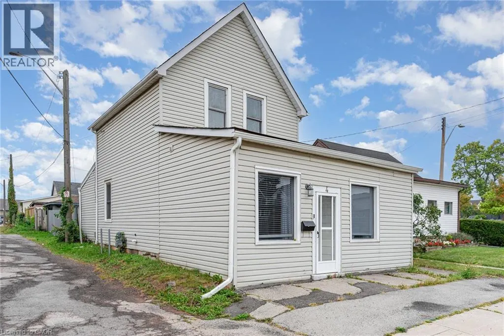 4 ROBINS Avenue