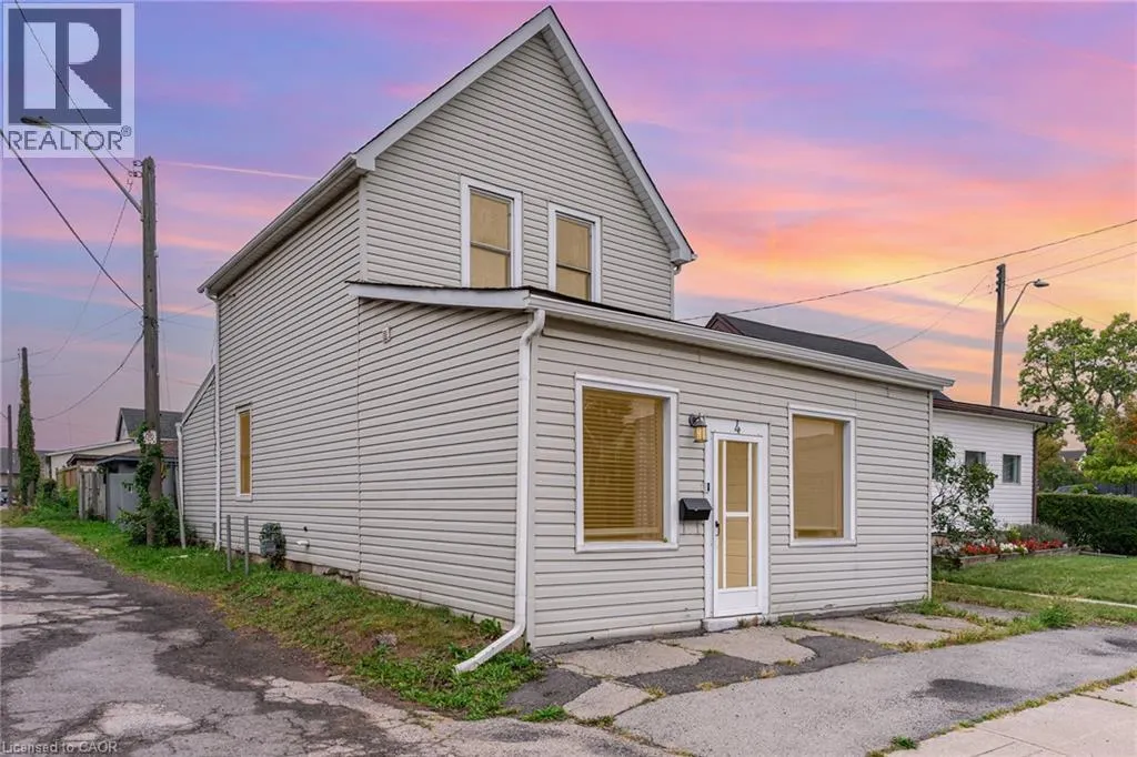 4 ROBINS Avenue