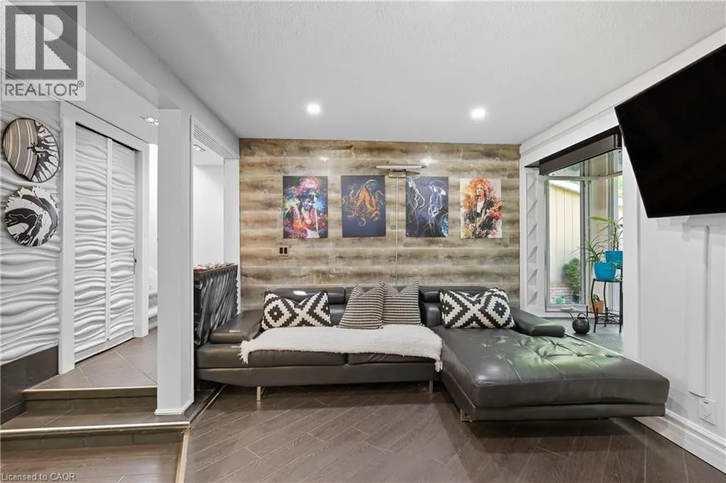 2385 WOODWARD Avenue Unit# 28, #28
