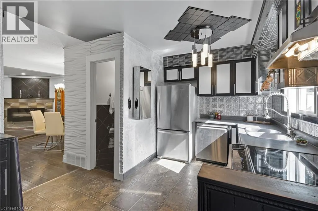 2385 WOODWARD Avenue Unit# 28, #28