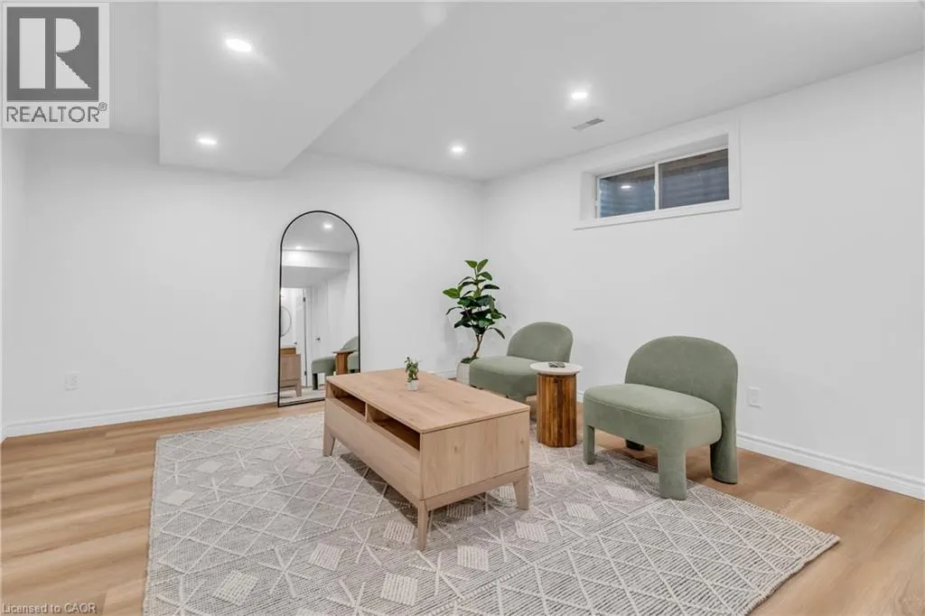 9 GAW Crescent