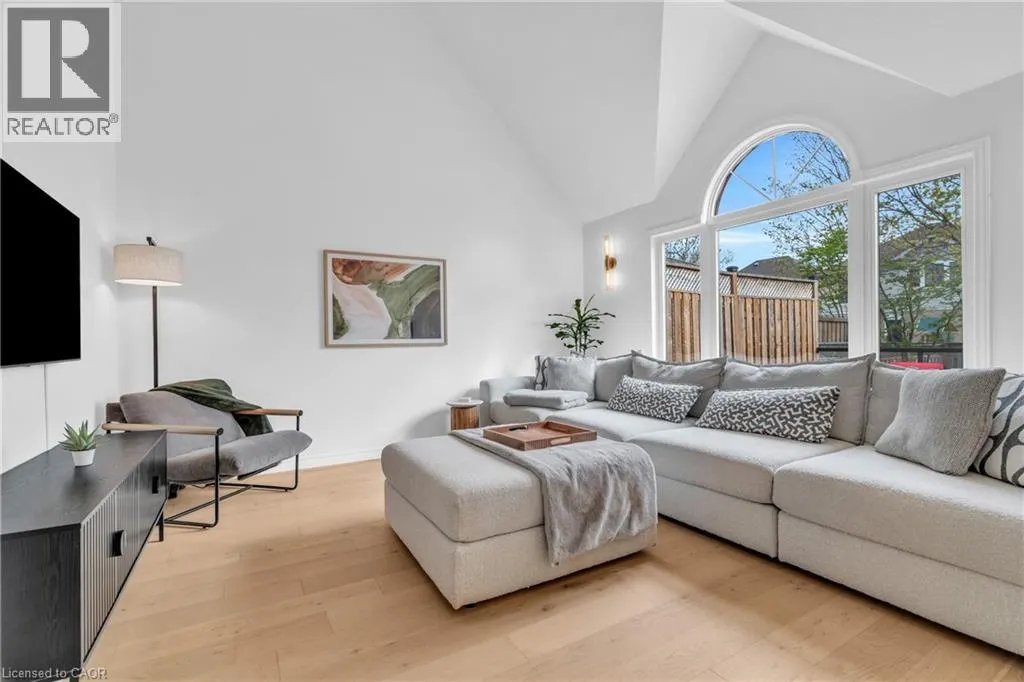 9 GAW Crescent