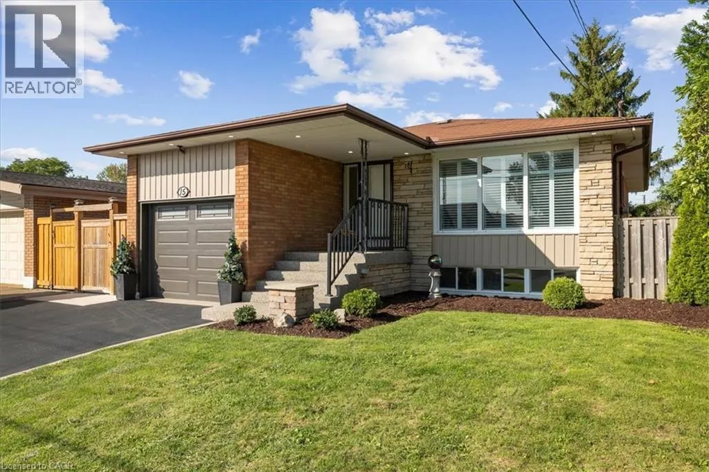 15 PURDY Crescent