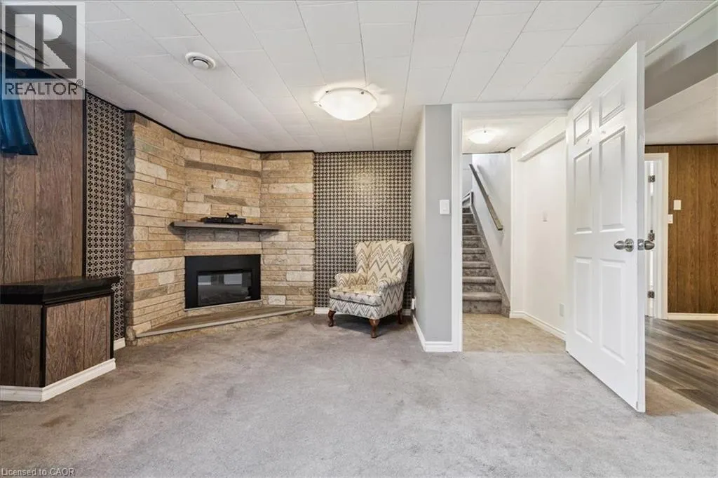 15 PURDY Crescent