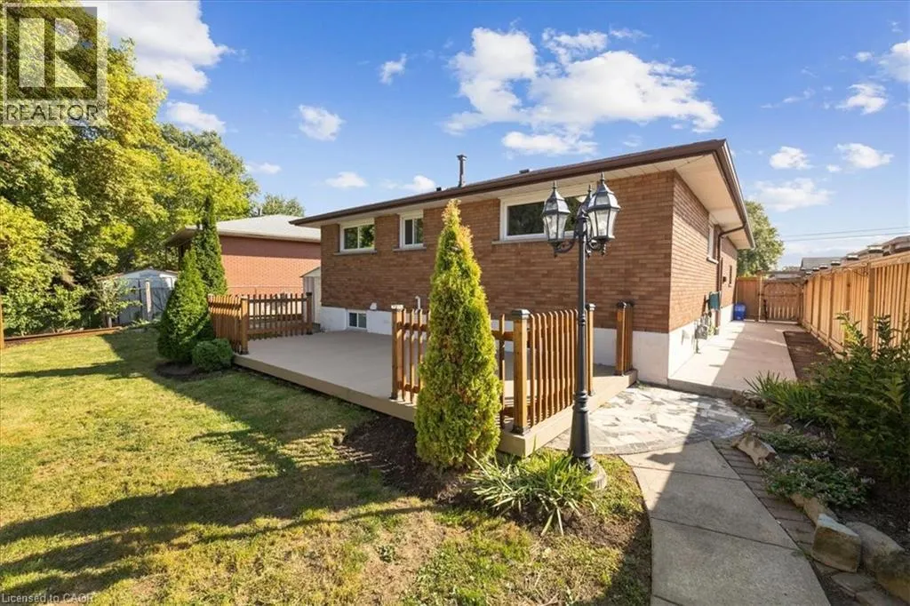 15 PURDY Crescent