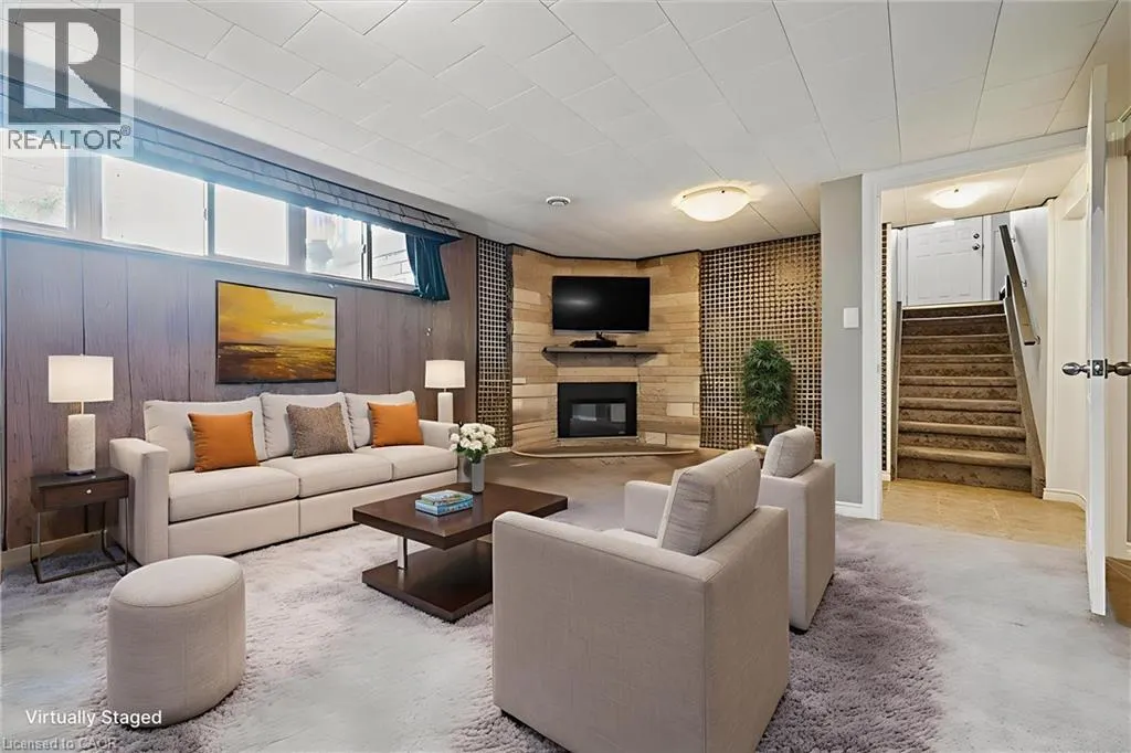 15 PURDY Crescent