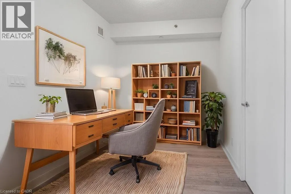 3200 DAKOTA Common Unit# B906, #B906