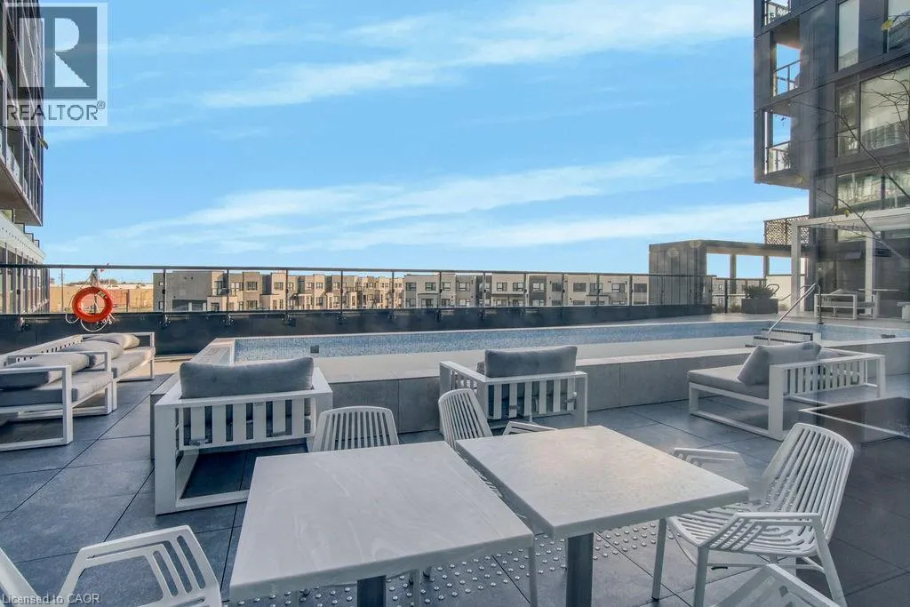 3200 DAKOTA Common Unit# B906, #B906