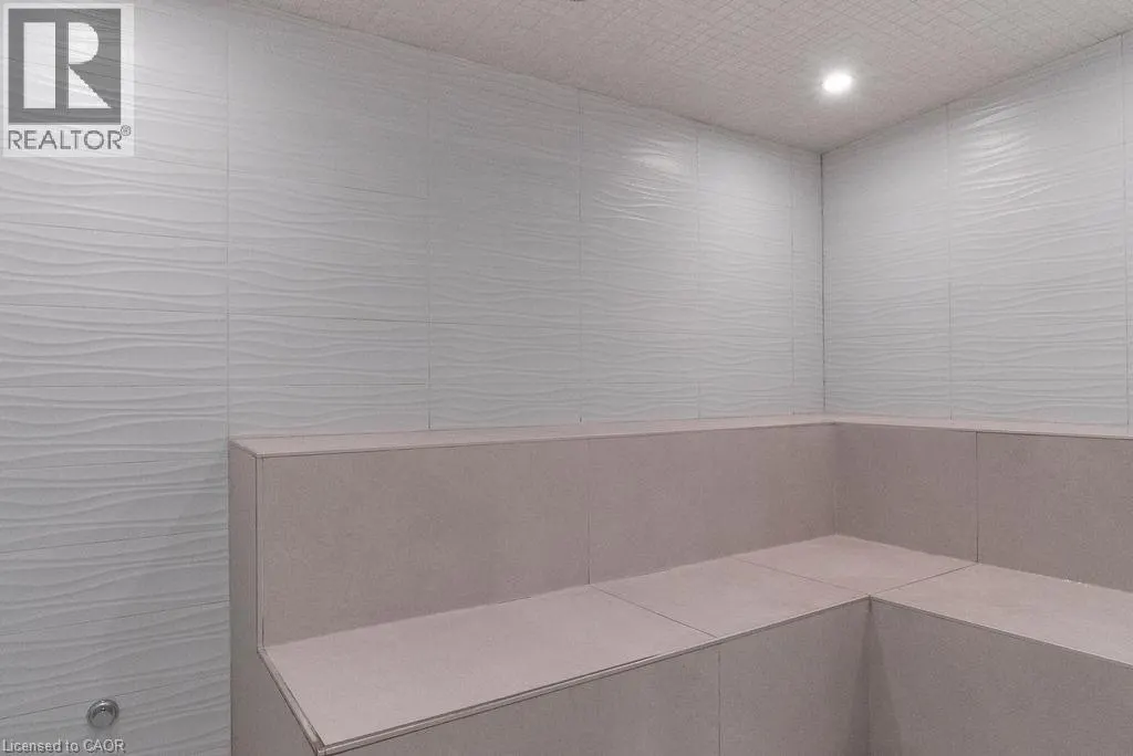 3200 DAKOTA Common Unit# B906, #B906