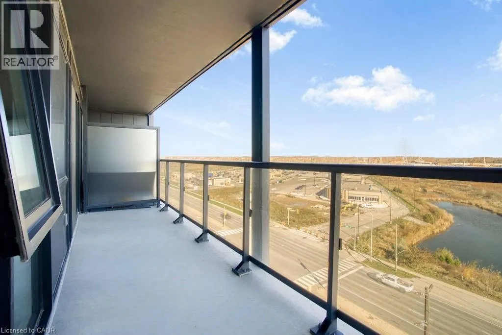 3200 DAKOTA Common Unit# B906, #B906