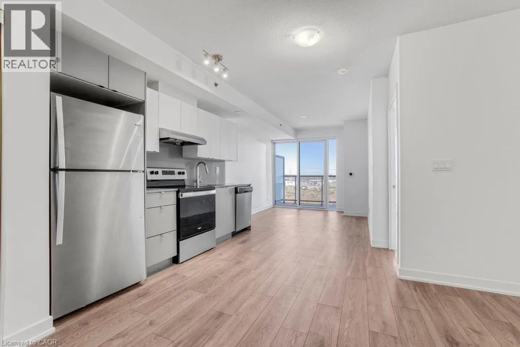 3200 DAKOTA Common Unit# B906, #B906