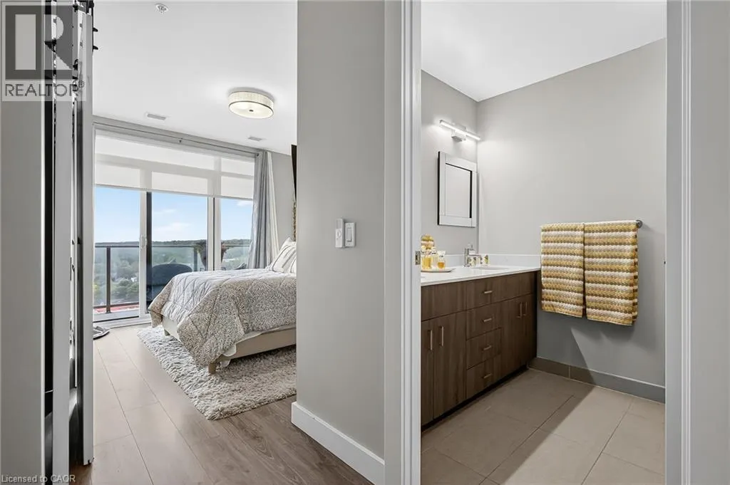 15 GLEBE Street Unit# 1313, #1313