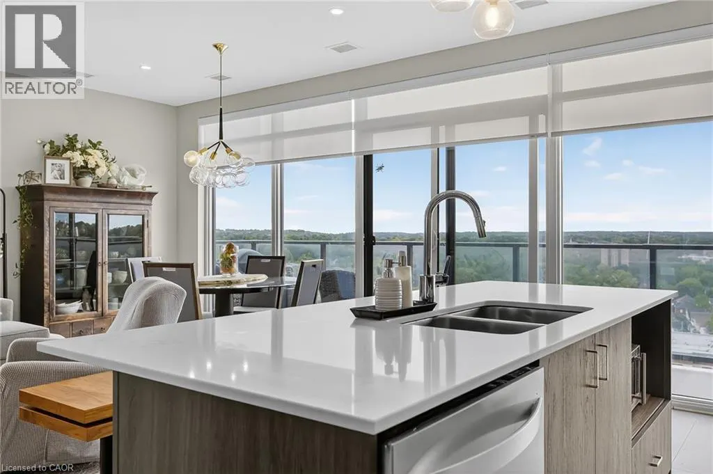 15 GLEBE Street Unit# 1313, #1313