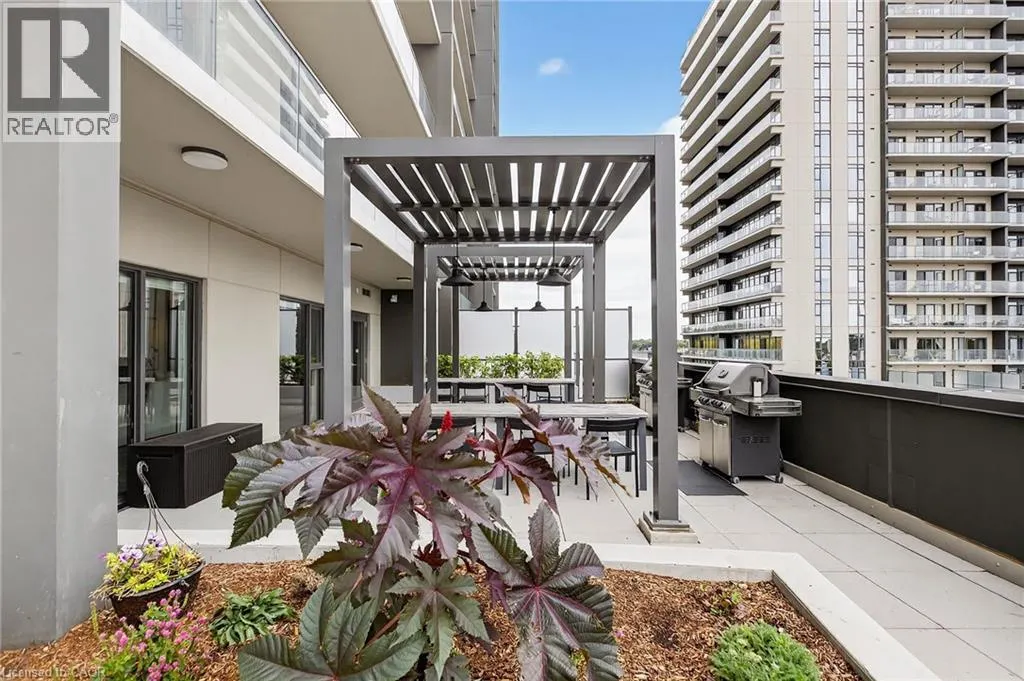 15 GLEBE Street Unit# 1313, #1313