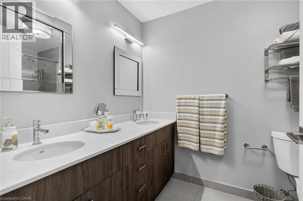 15 GLEBE Street Unit# 1313, #1313