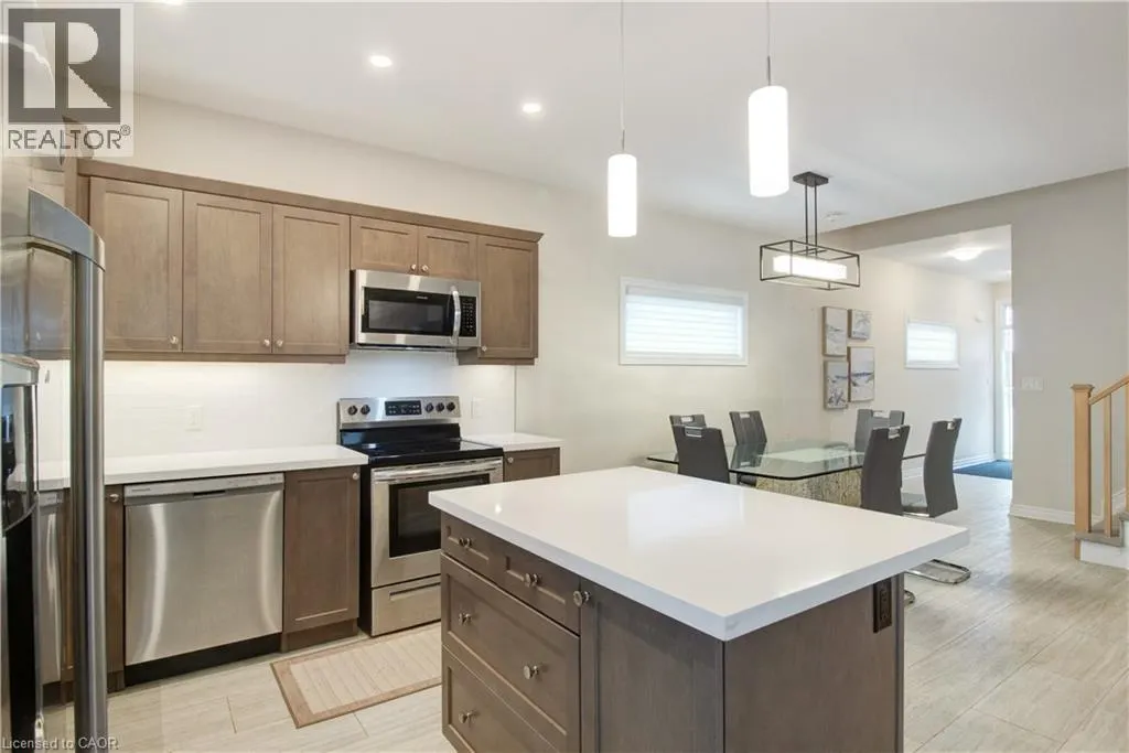 7387 SHERRILEE Crescent