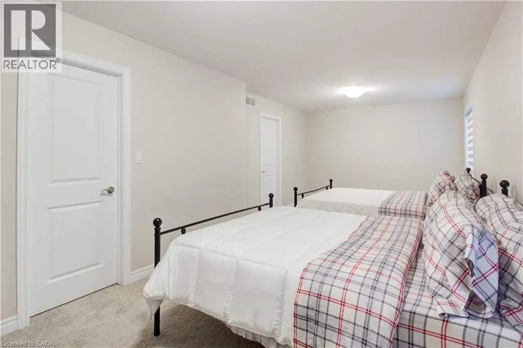 7387 SHERRILEE Crescent