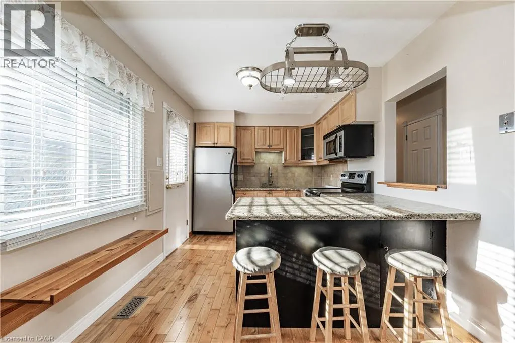 195 VILLAGE Road Unit# UPPER, #UPPER