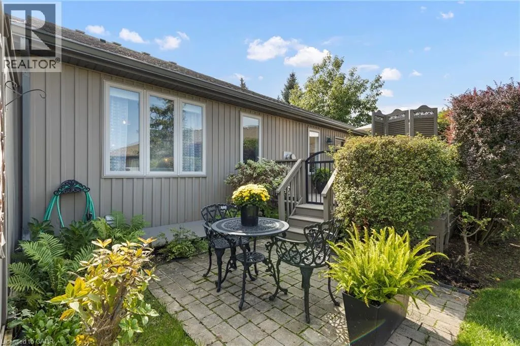 42 ROSE GLEN Crescent