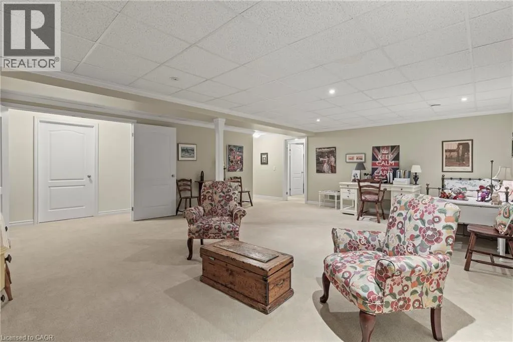42 ROSE GLEN Crescent
