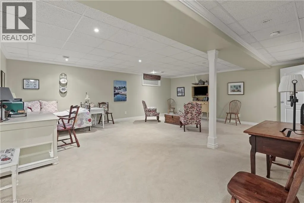 42 ROSE GLEN Crescent