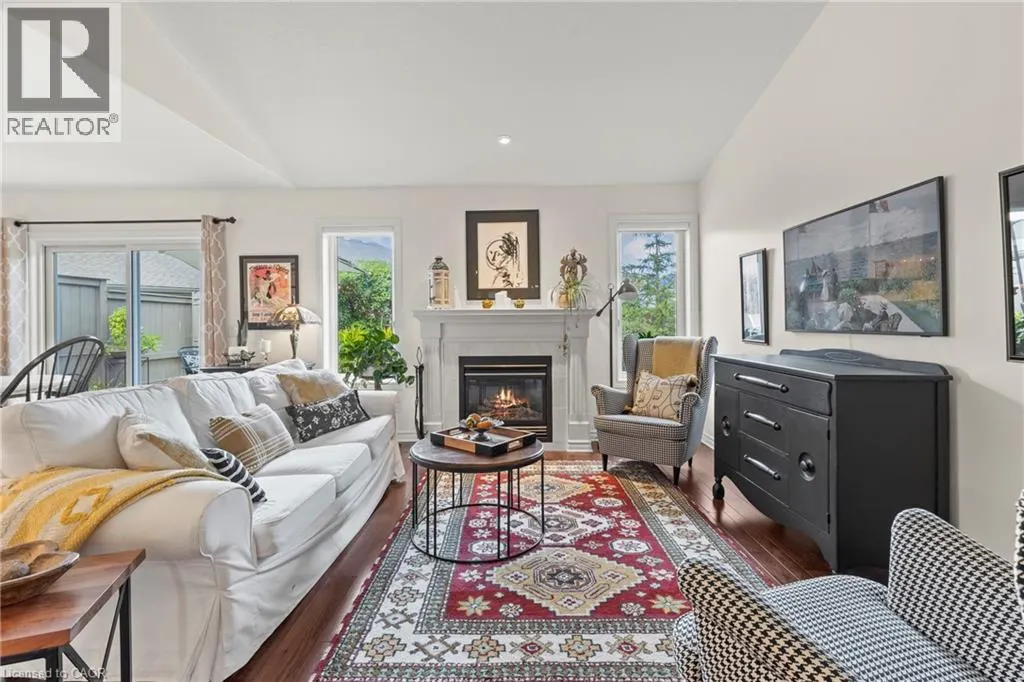42 ROSE GLEN Crescent