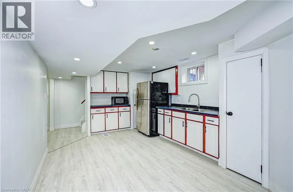 38 BROADVIEW Avenue