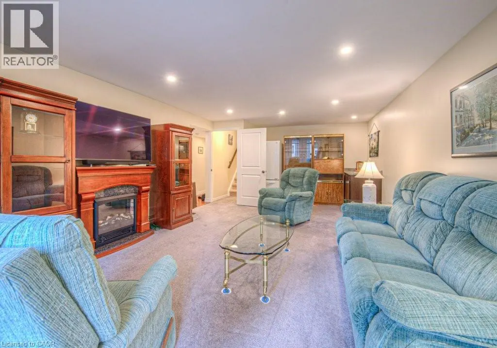 970 ZELLER Crescent