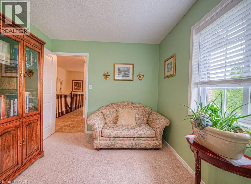 970 ZELLER Crescent