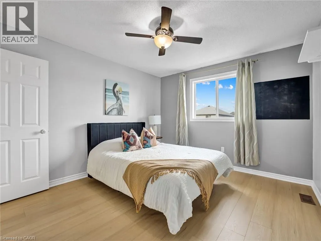 11 WILLOWRIDGE Way