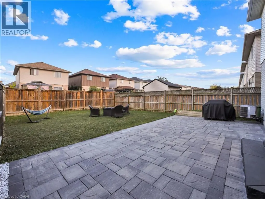 11 WILLOWRIDGE Way