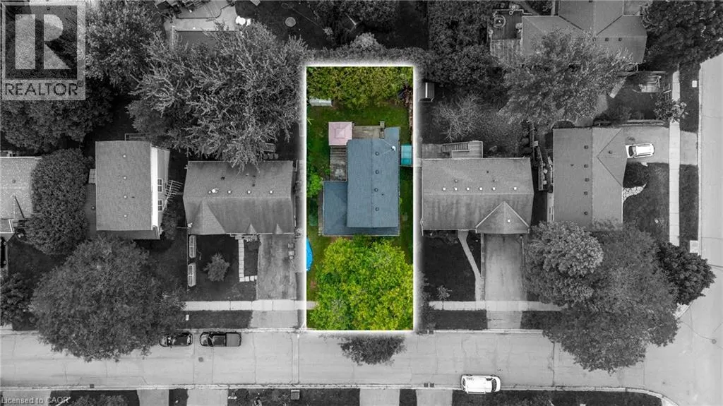 34 WOODRIDGE Drive