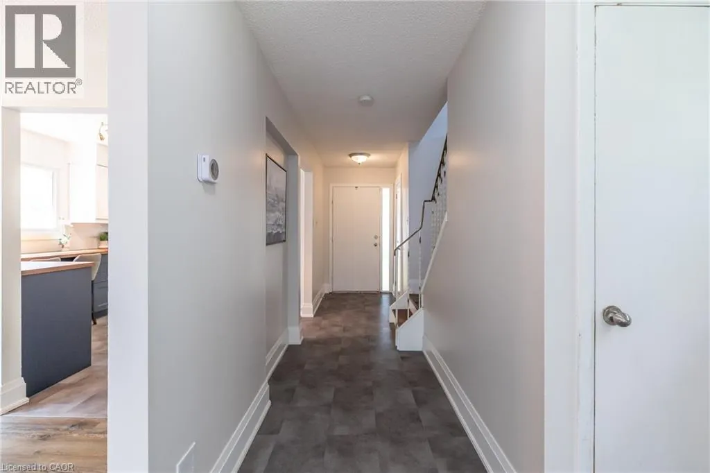 34 WOODRIDGE Drive