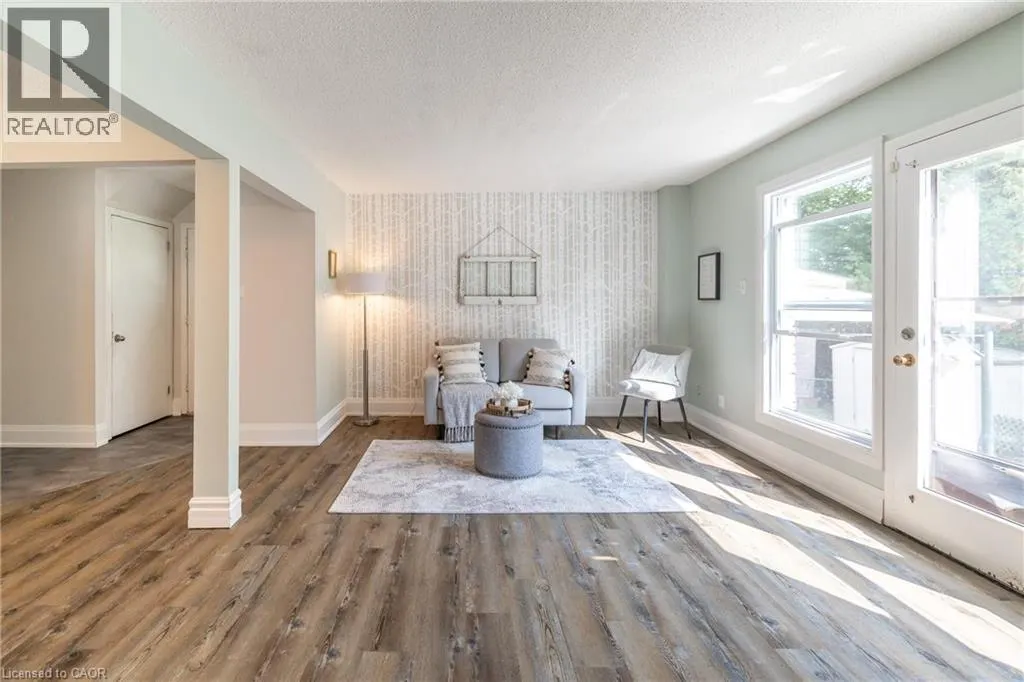 34 WOODRIDGE Drive