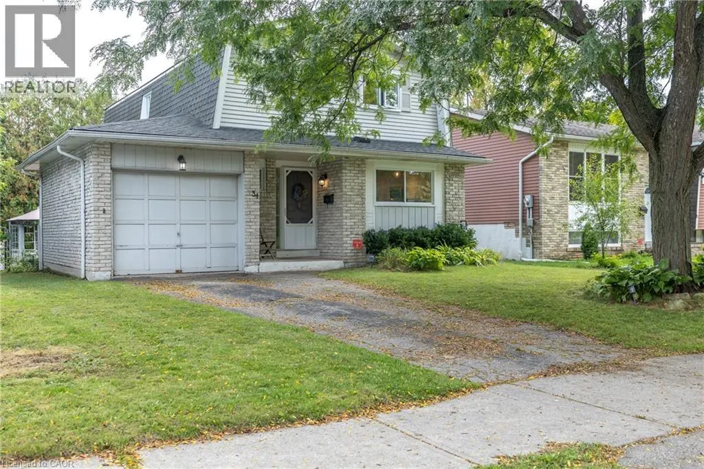 34 WOODRIDGE Drive