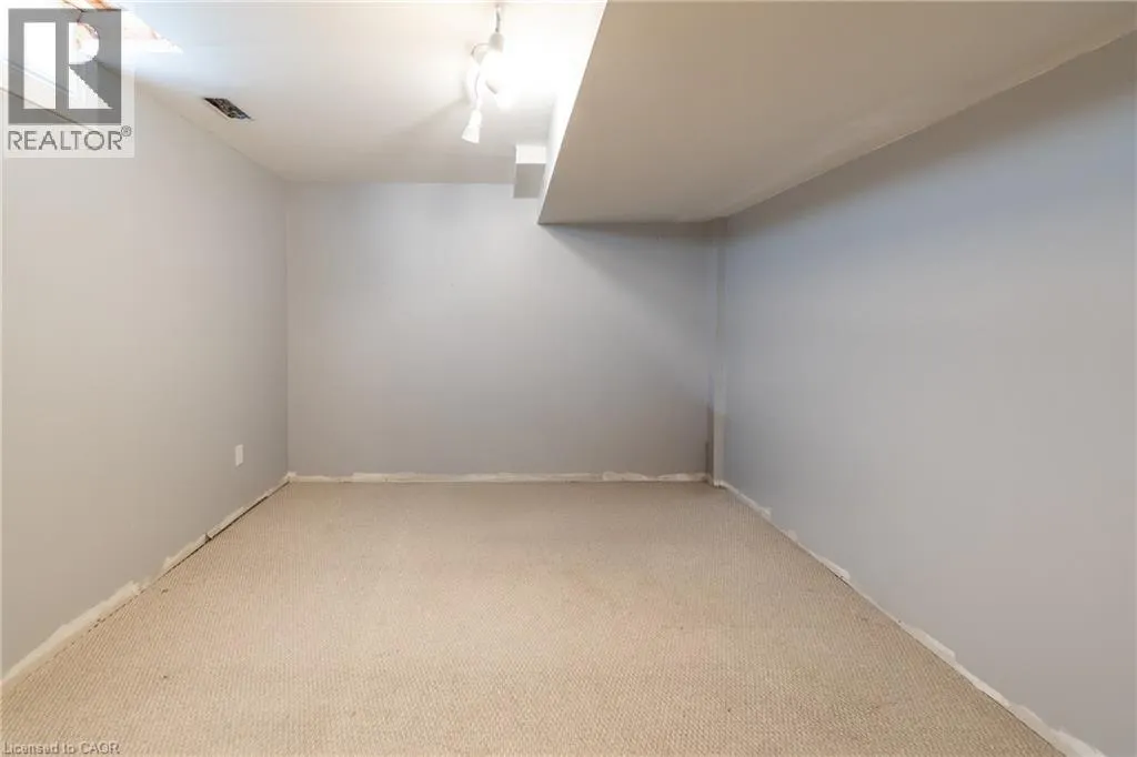 34 WOODRIDGE Drive