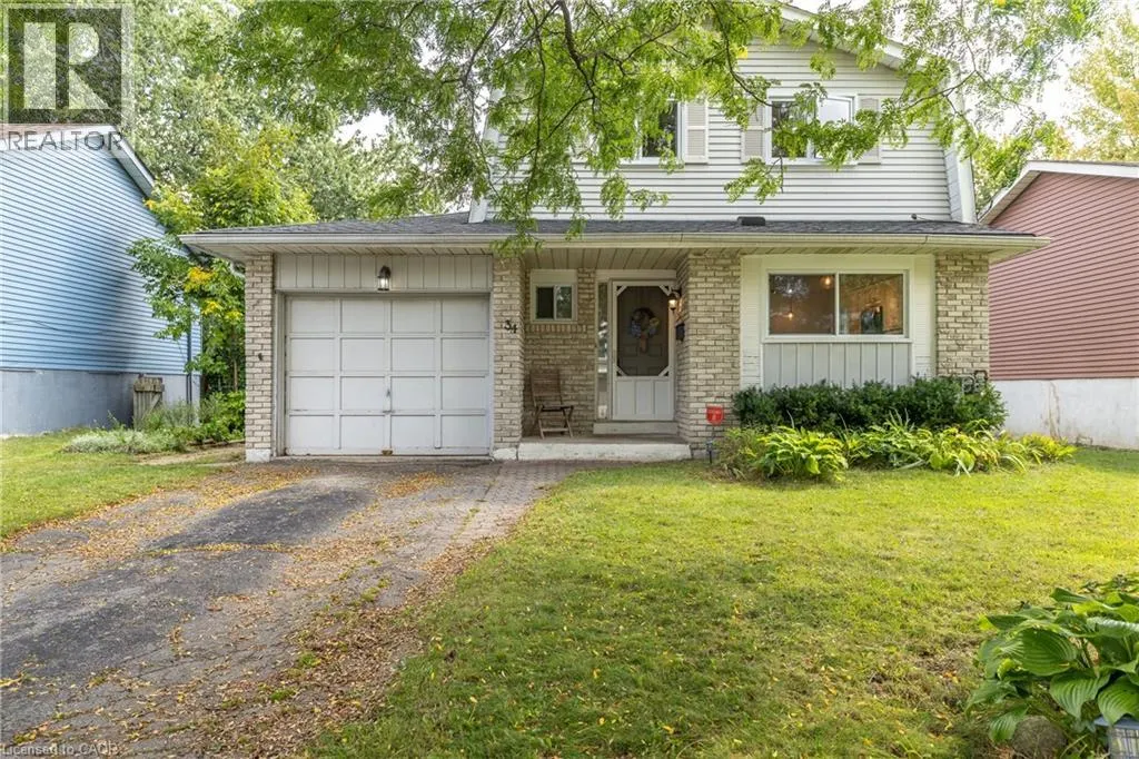 34 WOODRIDGE Drive