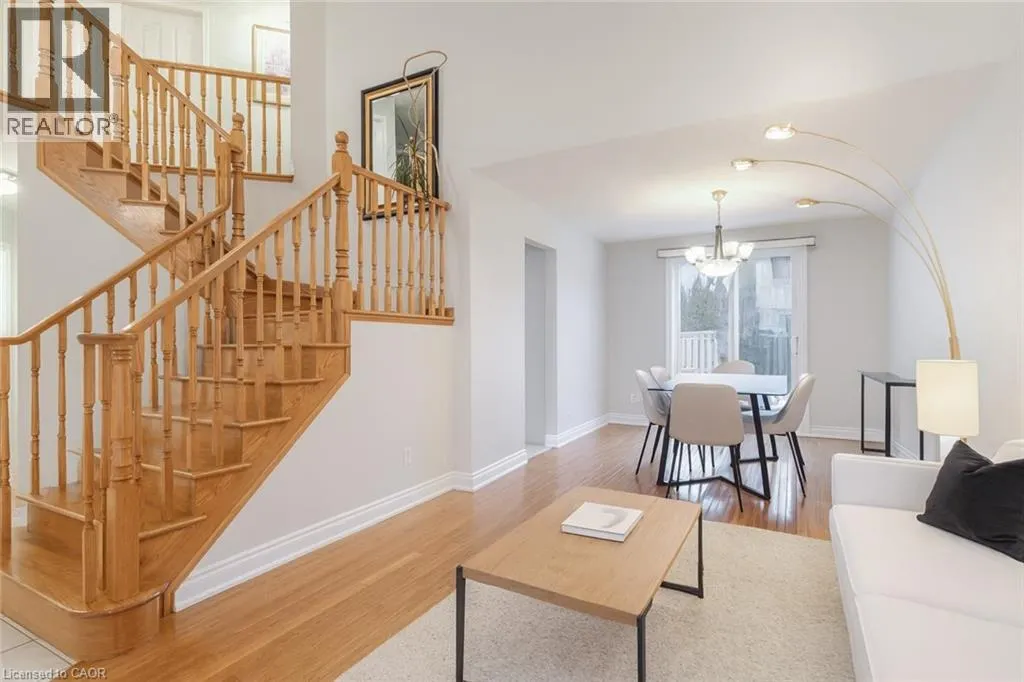 42 HILLGARDEN Drive