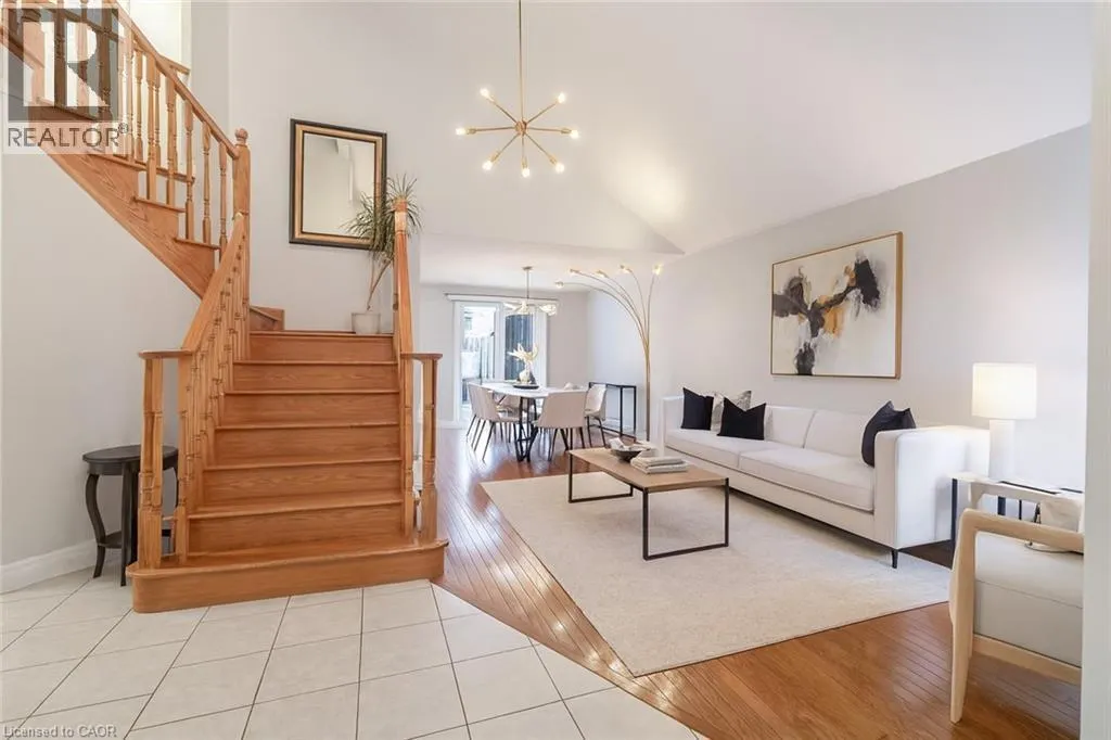 42 HILLGARDEN Drive