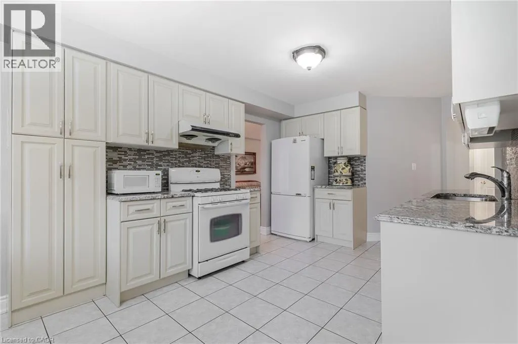 42 HILLGARDEN Drive