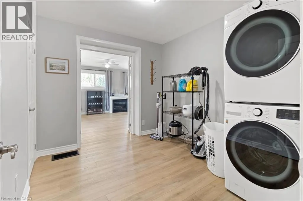161 HOOVER Crescent Unit# MAIN, #MAIN