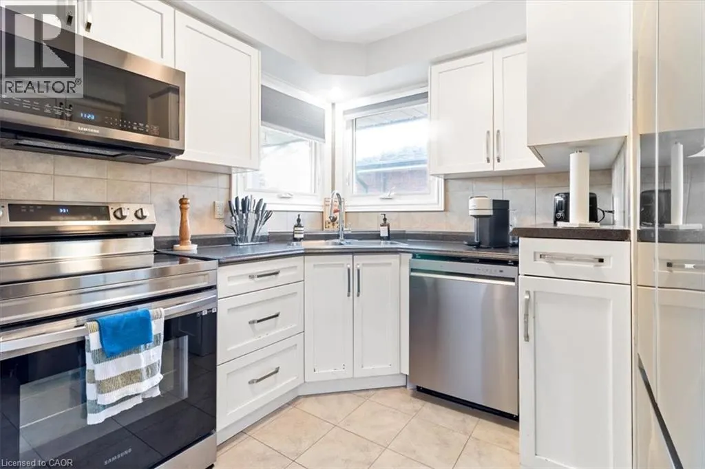 161 HOOVER Crescent Unit# MAIN, #MAIN