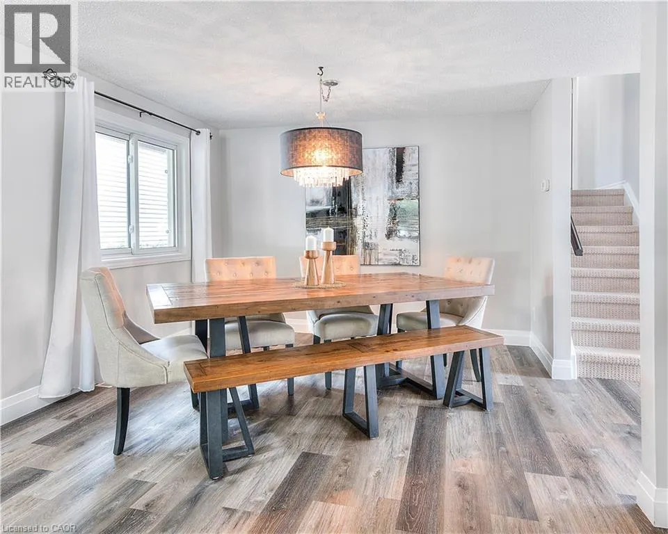 27 WHEATFIELD Crescent