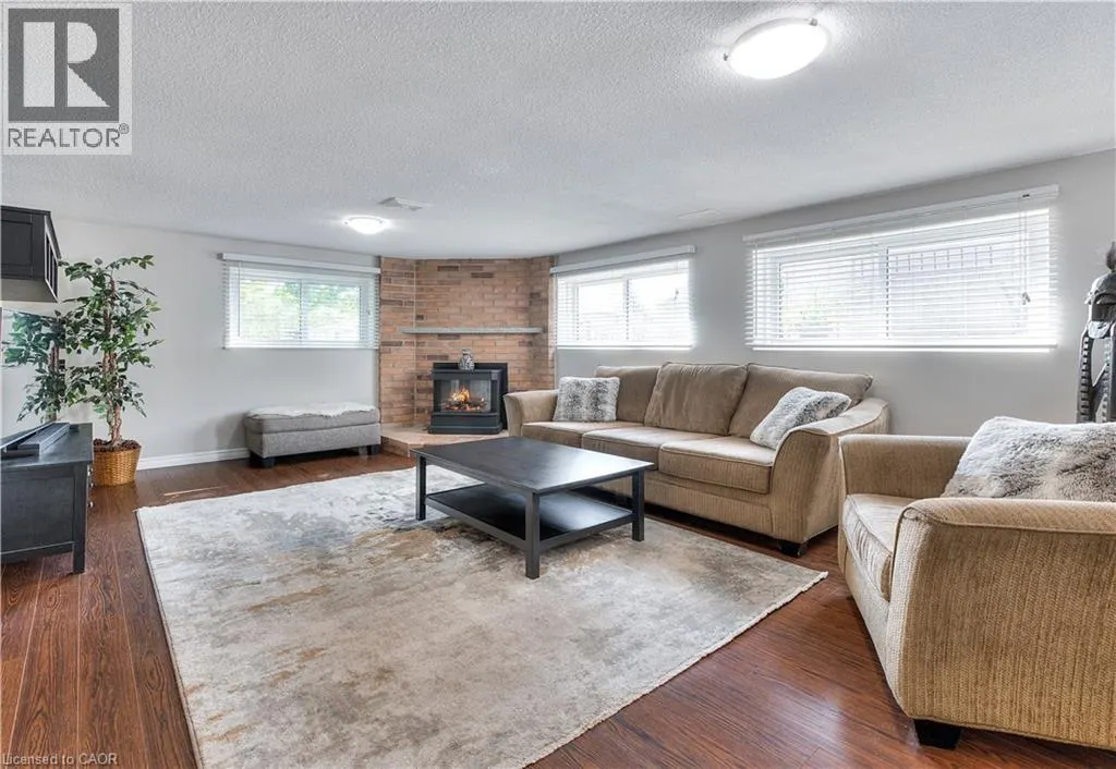 27 WHEATFIELD Crescent